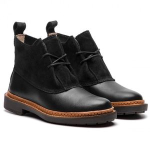💚CLARKS Trace Fawn Black Combi Low Leather Boots